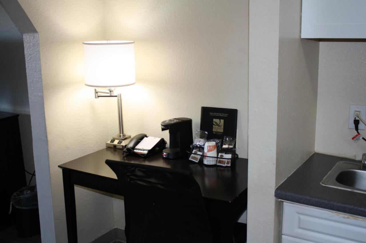 Quality Inn & Suites Wichita Falls I-44 Eksteriør billede