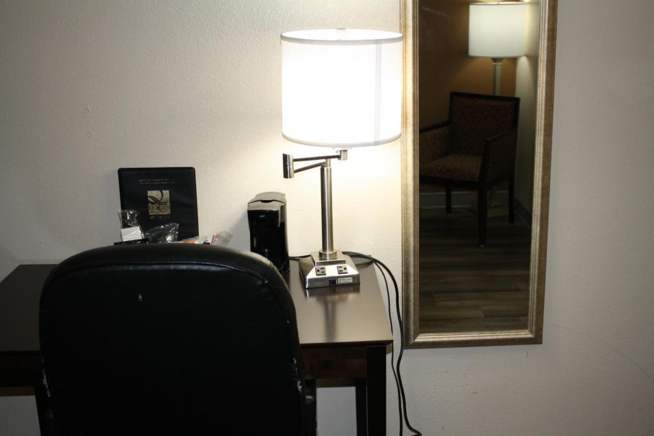 Quality Inn & Suites Wichita Falls I-44 Eksteriør billede