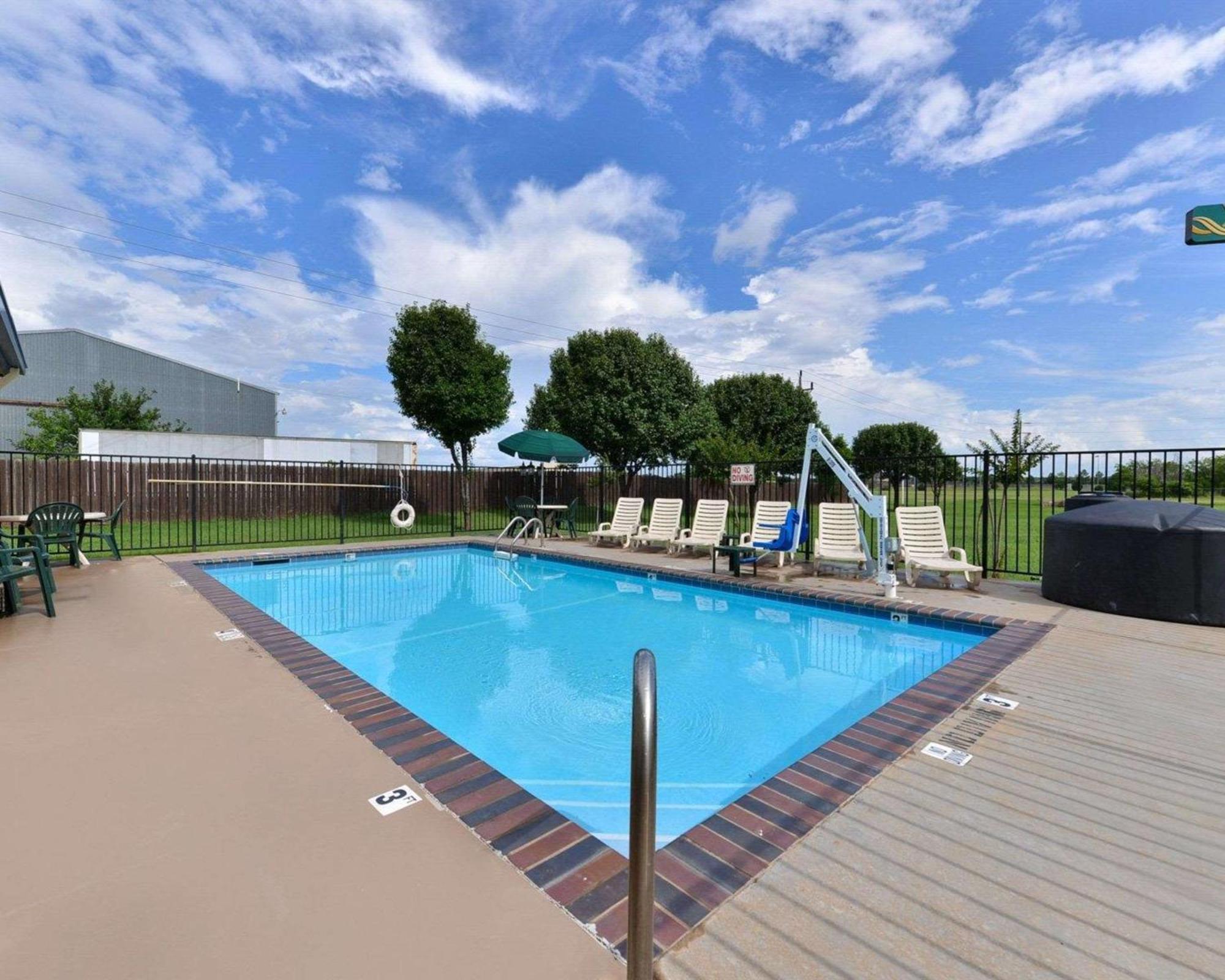 Quality Inn & Suites Wichita Falls I-44 Eksteriør billede